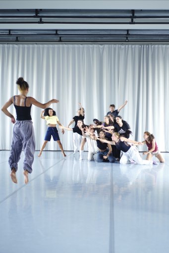 Élan Pantin, promotion 2022-2023,CND Centre national de la danse © Valentin Russo