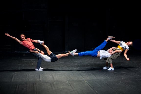 Giuseppe Chico & Barbara Matijević, Our Daily Performance © Matthieu Edet