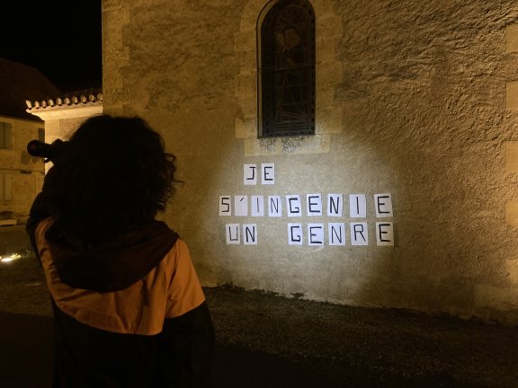 Je s'ingénie un genre 