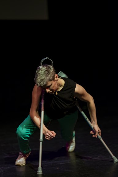 4 Les Good Remix, Claire Cunningham © Meyer