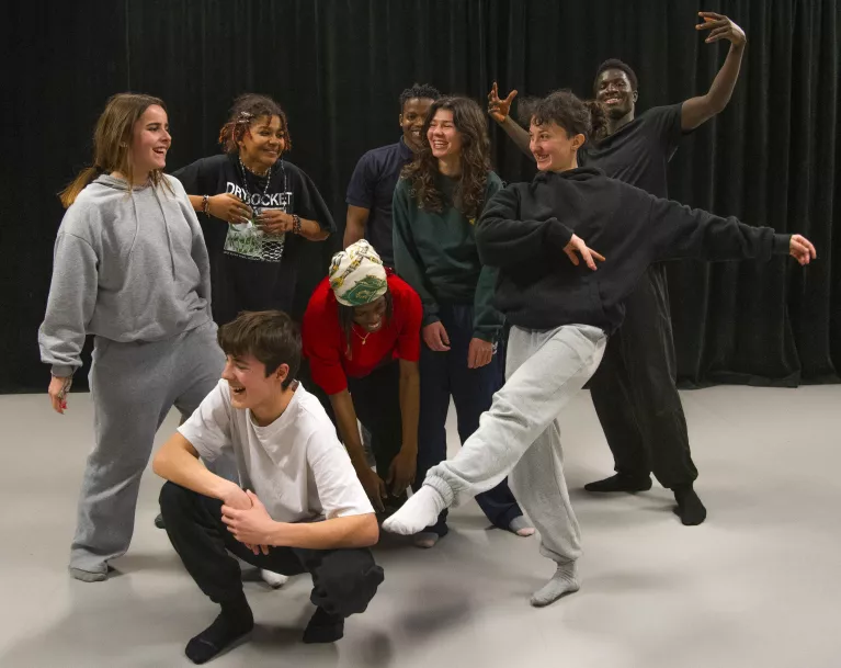 Les danseurs de Élan Lyon posant 