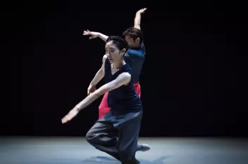 Photo from the show “Autrement dit” featuring two dancers