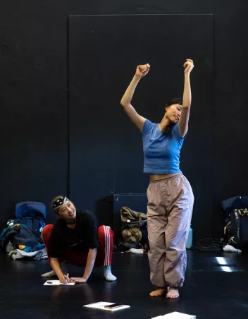 Photo of two dancers during a workshop at Camping 2022