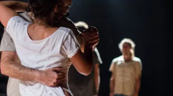 Photo d'un couple de danseurs de tango