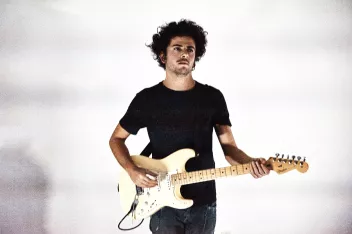Photo of guitarist Julien Desprez